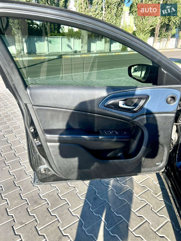 Седан Chrysler 200 2014 в Киеве фото 11 Седан Chrysler 200 2014 в Киеве