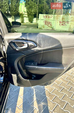 Седан Chrysler 200 2014 в 