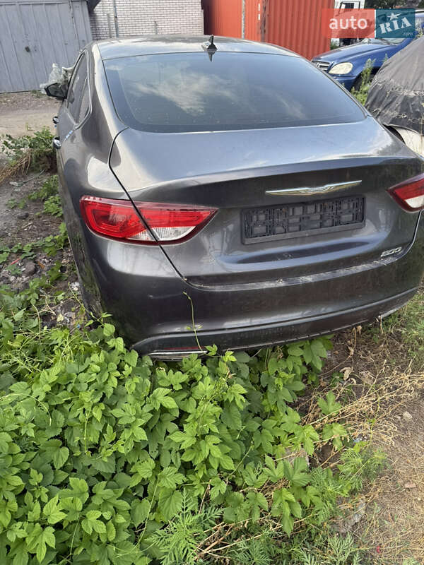 Седан Chrysler 200 2016 в Киеве