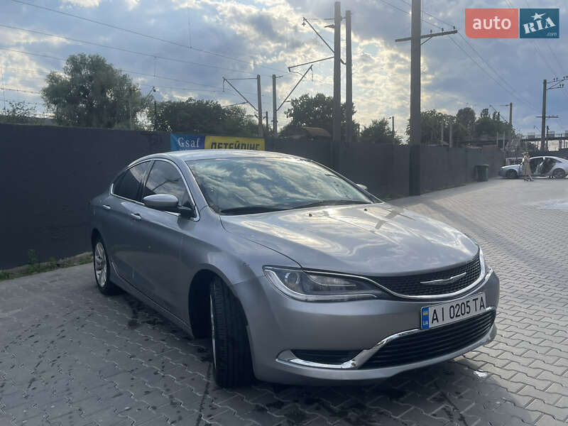 Седан Chrysler 200 2016 в Киеве