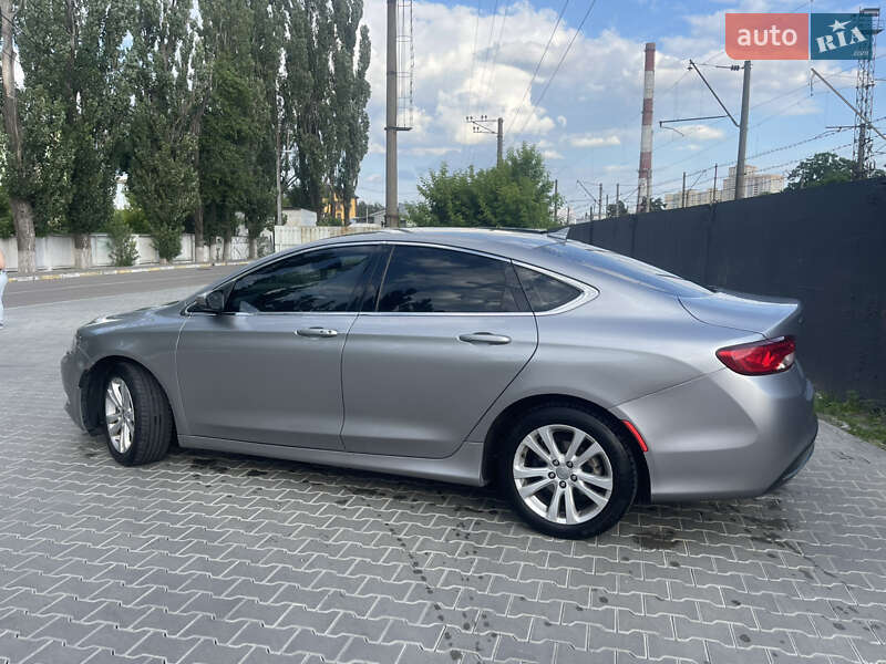 Седан Chrysler 200 2016 в Киеве