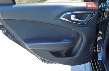 Седан Chrysler 200 2014 в 