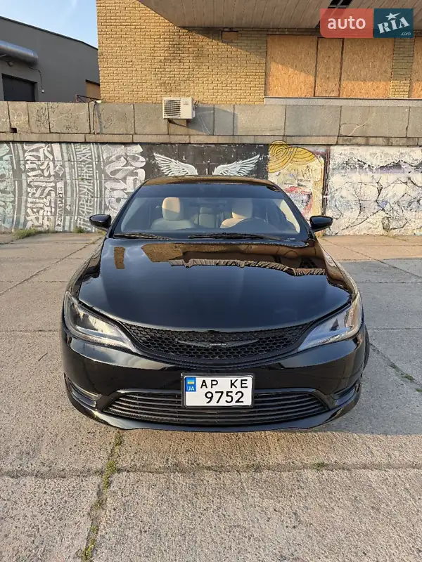 Chrysler 200