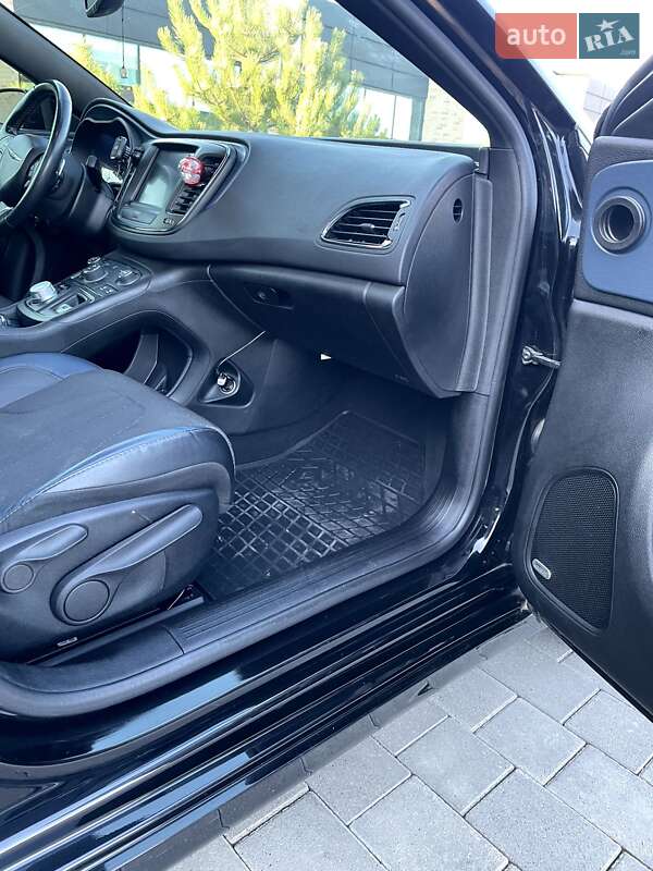 Седан Chrysler 200 2015 в Хмельницькому фото 25 Седан Chrysler 200 2015 в Хмельницькому