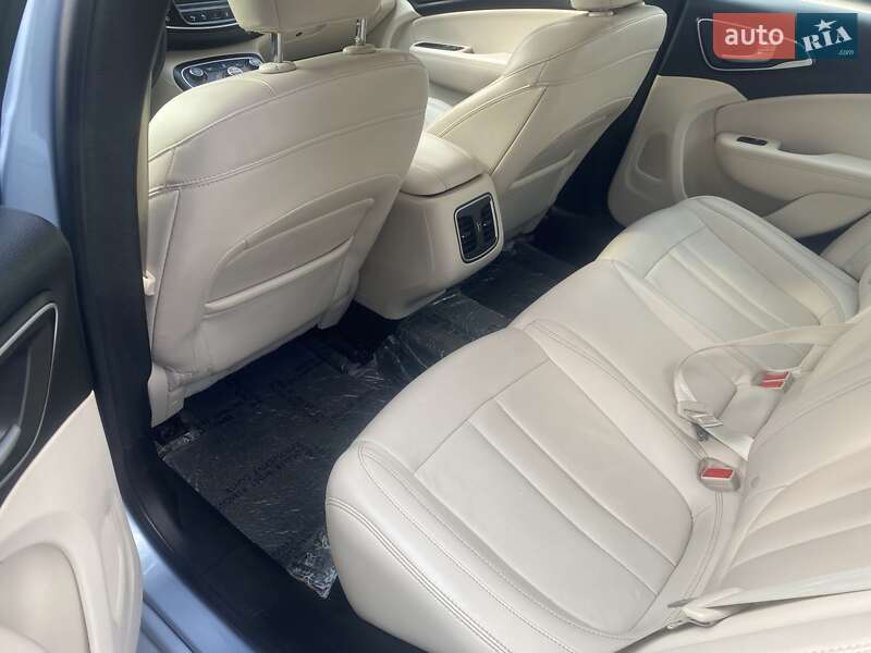 Седан Chrysler 200 2015 в Днепре