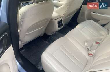Седан Chrysler 200 2015 в 