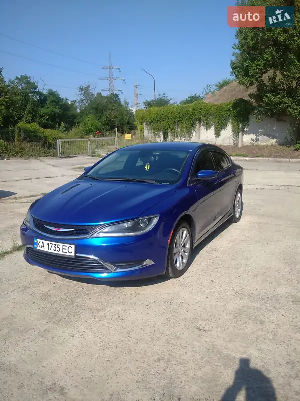 Chrysler 200