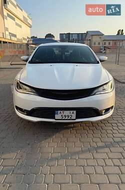 Седан Chrysler 200 2015 в Ивано-Франковске
