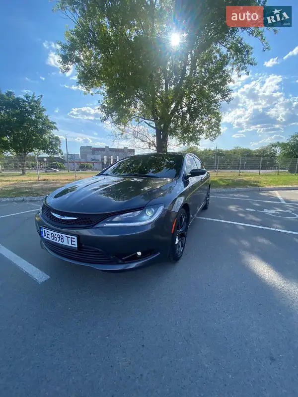 Chrysler 200