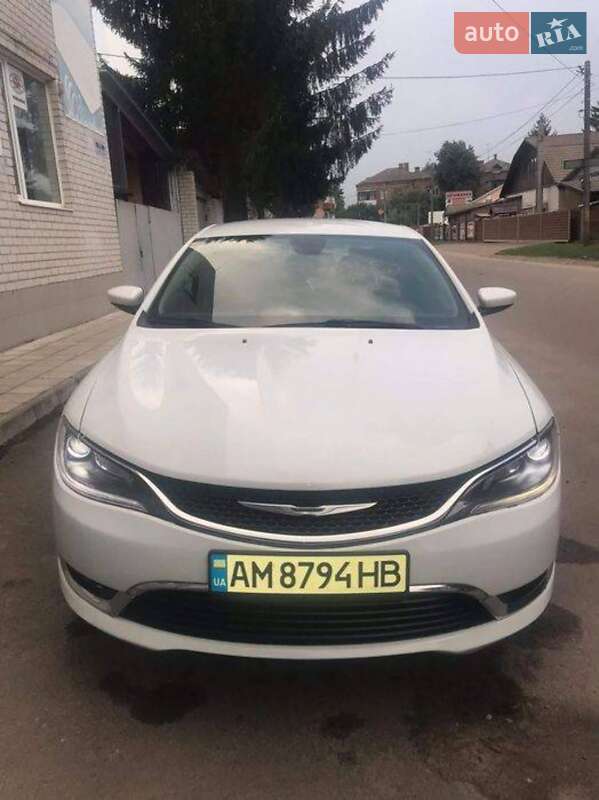 Седан Chrysler 200 2014 в Львове