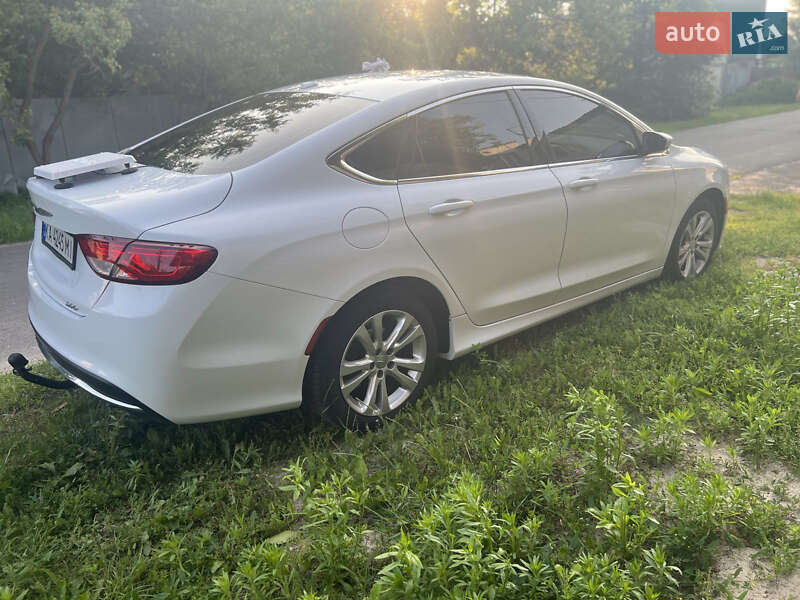 Седан Chrysler 200 2015 в Броварах