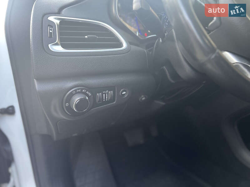 Седан Chrysler 200 2015 в Броварах