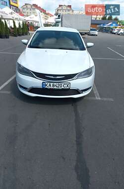 Седан Chrysler 200 2016 в Киеве