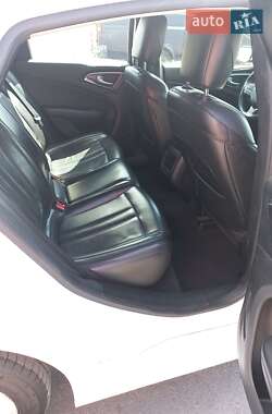 Седан Chrysler 200 2016 в 