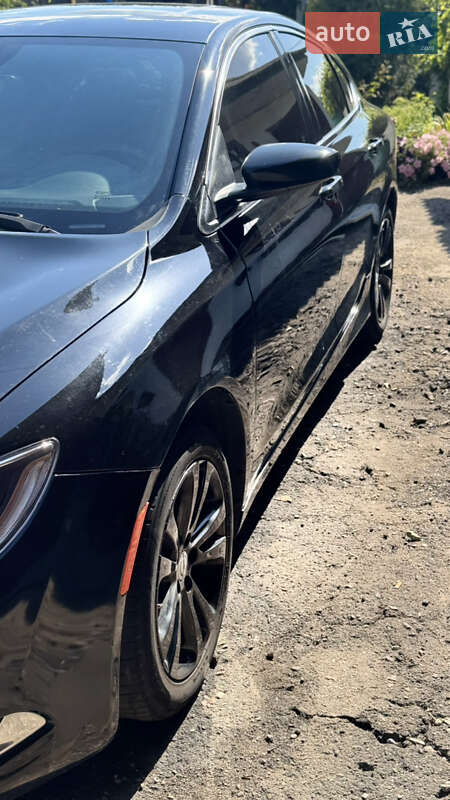 Седан Chrysler 200 2015 в Киеве