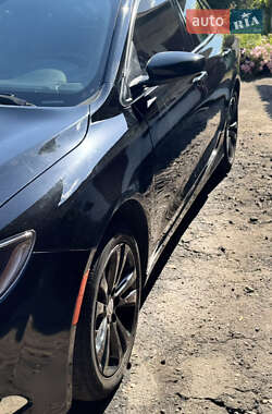 Седан Chrysler 200 2015 в 