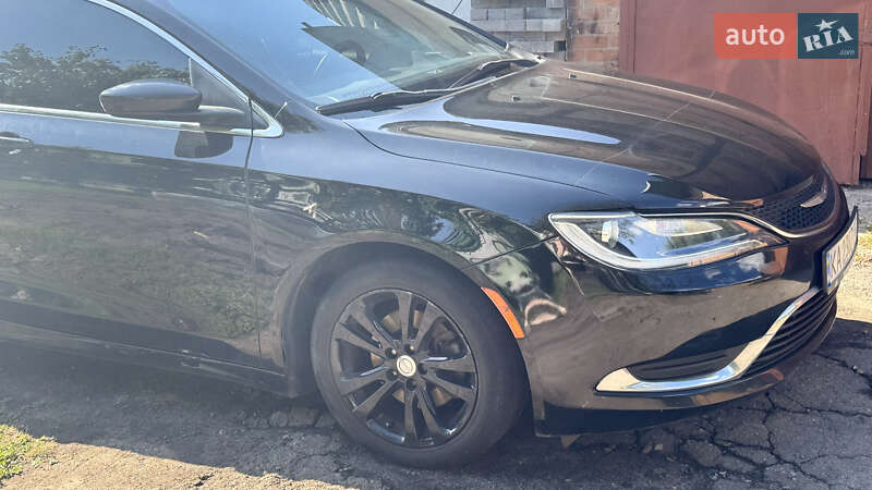 Седан Chrysler 200 2015 в Киеве