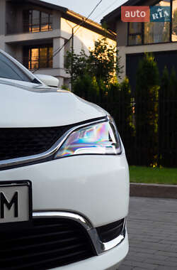 Седан Chrysler 200 2014 в Кременчуге