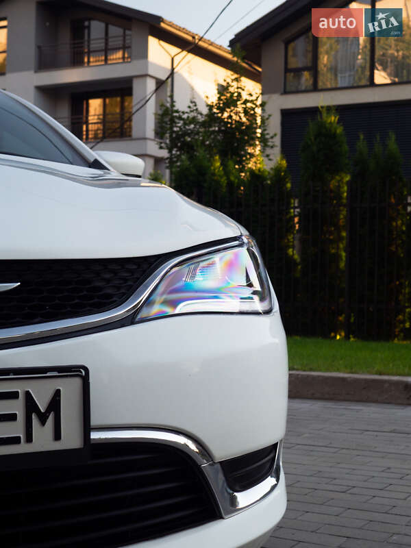 Седан Chrysler 200 2014 в Кременчуге