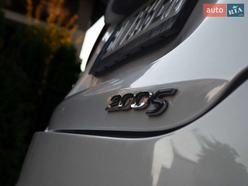 Седан Chrysler 200 2014 в Кременчуге