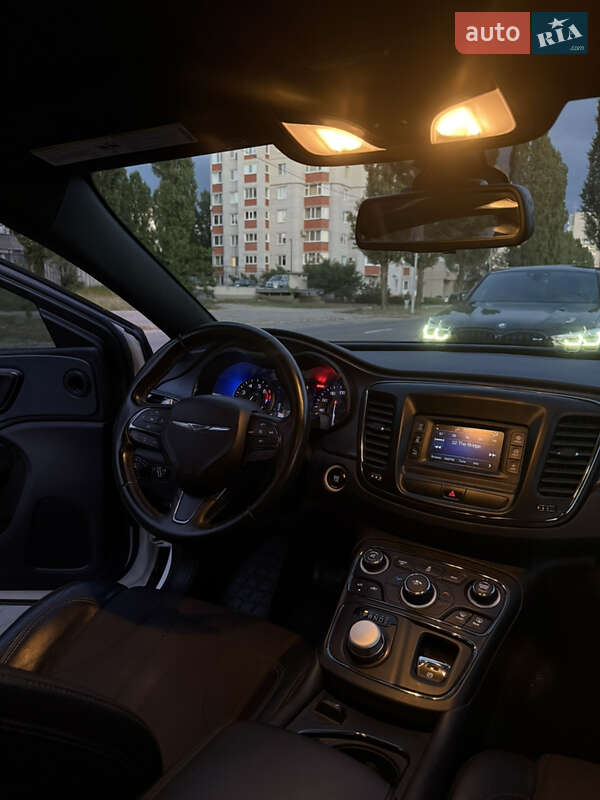 Седан Chrysler 200 2014 в Кременчуге