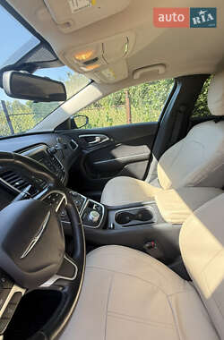 Седан Chrysler 200 2016 в 