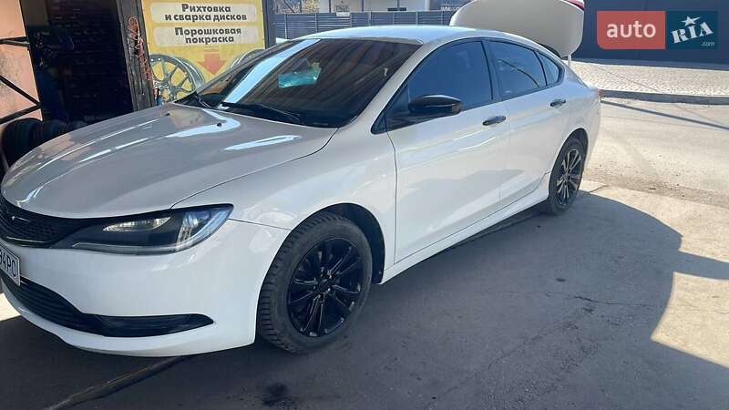 Седан Chrysler 200 2015 в 