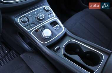 Седан Chrysler 200 2015 в 