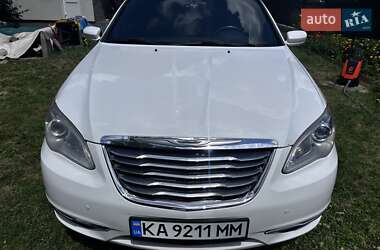 Седан Chrysler 200 2013 в Киеве