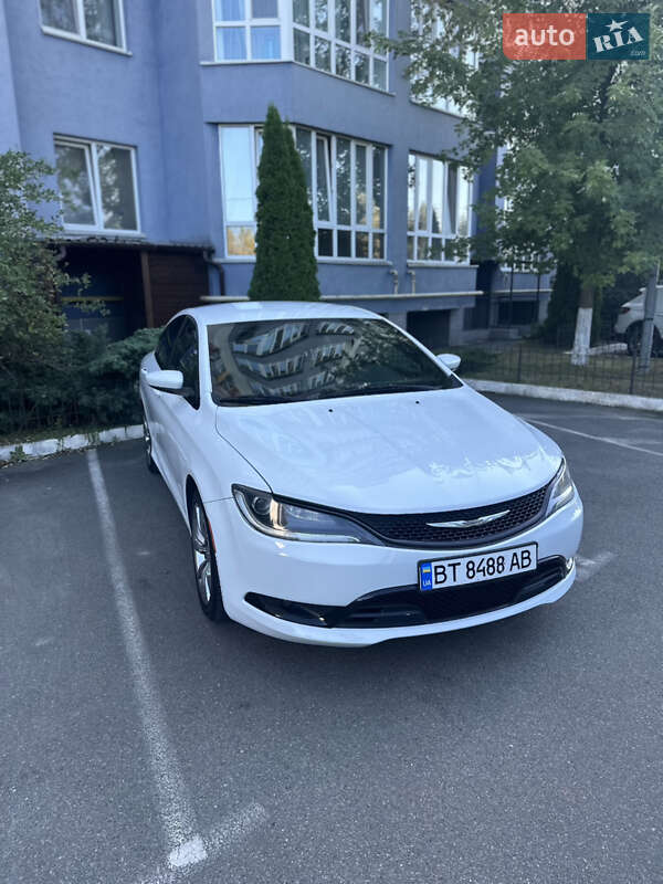 Седан Chrysler 200 2015 в Киеве