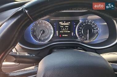 Седан Chrysler 200 2015 в 