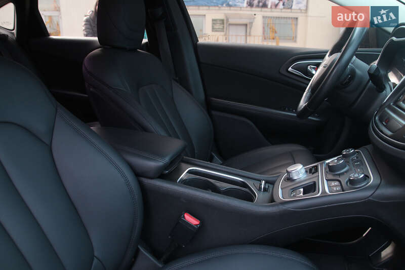 Седан Chrysler 200 2014 в Одессе