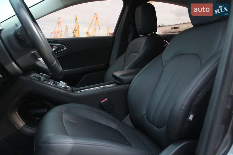 Седан Chrysler 200 2014 в Одессе