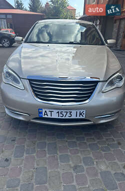 Седан Chrysler 200 2014 в Тернополе