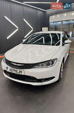 Седан Chrysler 200 2015 в Києві