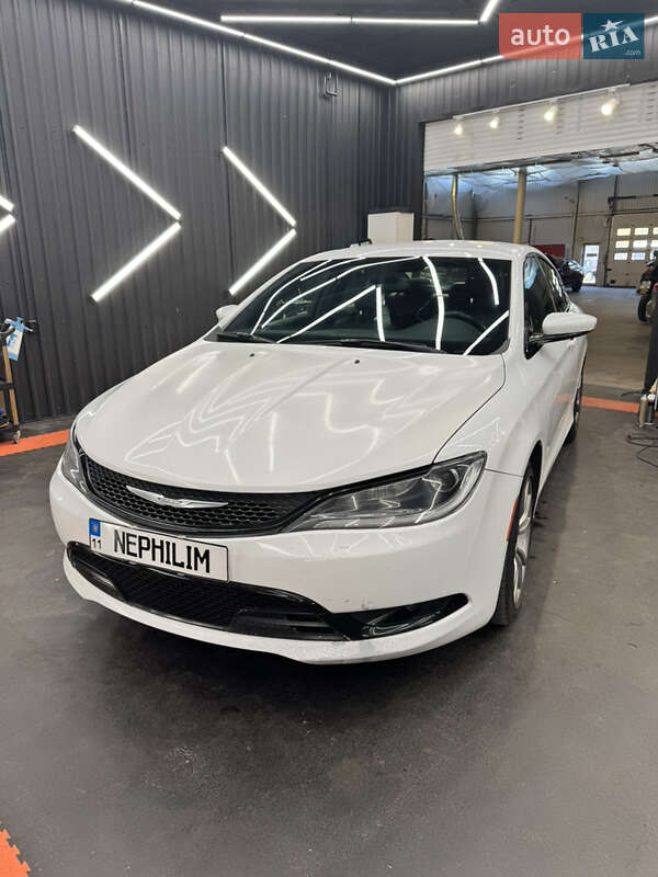 Chrysler 200 2015