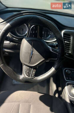 Седан Chrysler 200 2015 в 