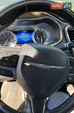 Седан Chrysler 200 2014 в 