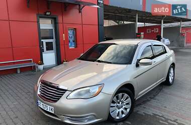 Седан Chrysler 200 2014 в Калуше