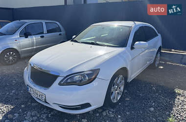 Седан Chrysler 200 2013 в 