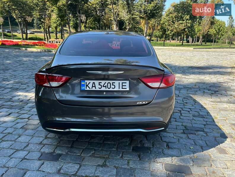 Седан Chrysler 200 2015 в Киеве