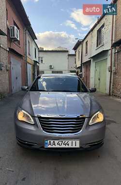 Седан Chrysler 200 2012 в 