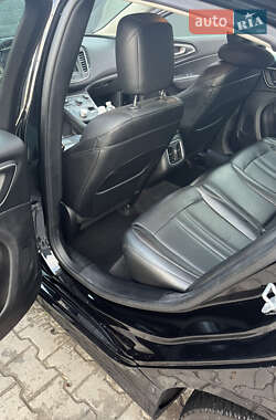 Седан Chrysler 200 2014 в 