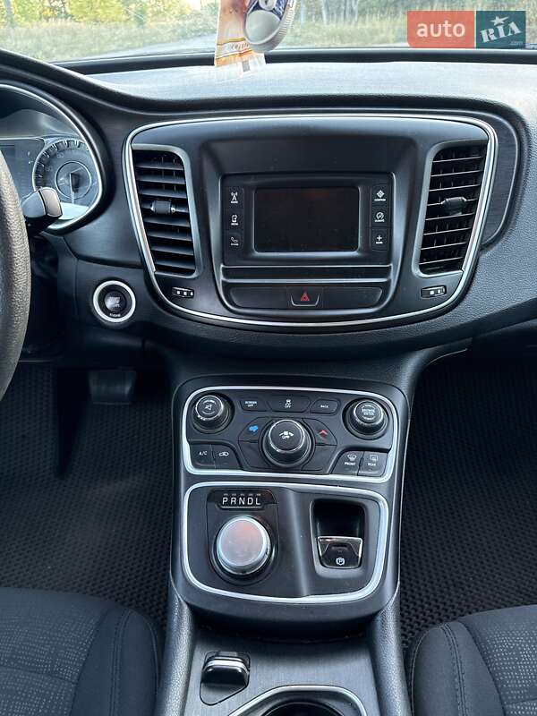 Седан Chrysler 200 2016 в Борисполе