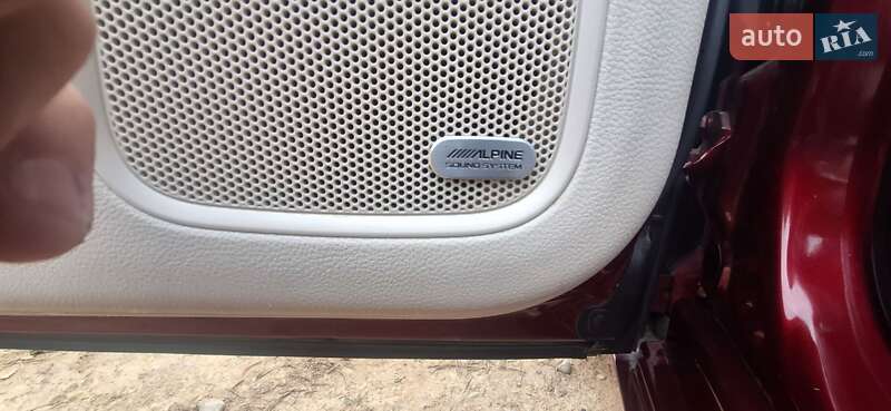 Седан Chrysler 200 2015 в Мукачево