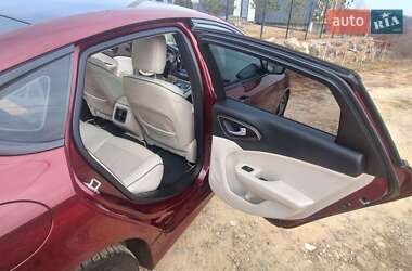 Седан Chrysler 200 2015 в 