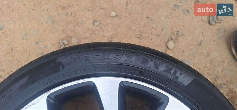 Седан Chrysler 200 2015 в Мукачево