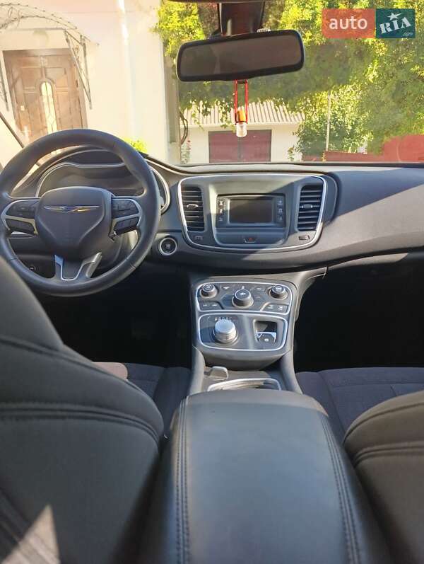 Седан Chrysler 200 2014 в Песчанке