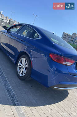 Седан Chrysler 200 2015 в 