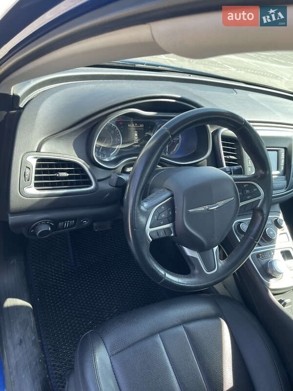 Седан Chrysler 200 2015 в Одессе